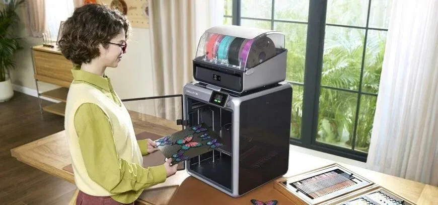 3D-принтер Creality K2 Pro в закрытом корпусе