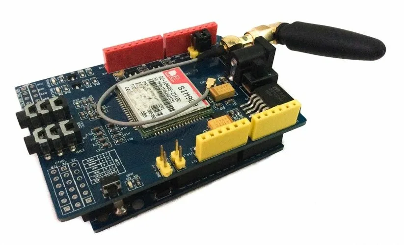 Шилд SIM900, установленный на плату Arduino
