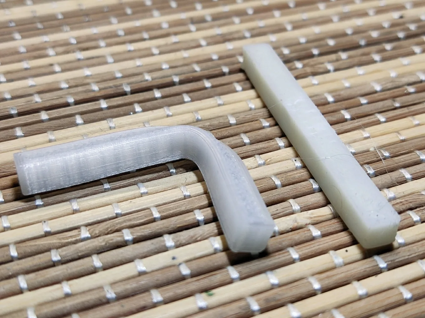 Бруски из PETG и PC после кипятка и нагрузки на изгиб